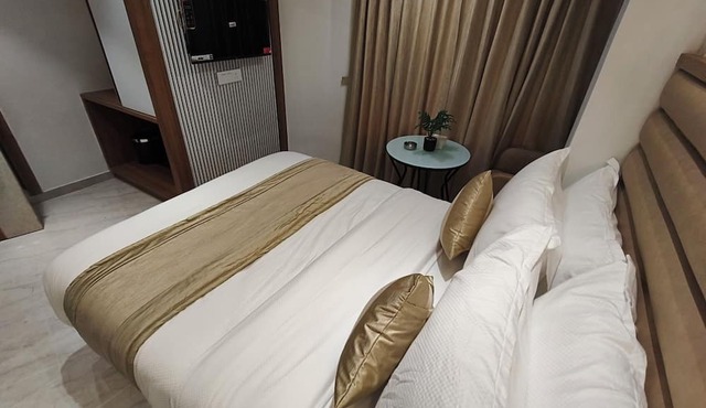 Hotel Prime Suites Airoli