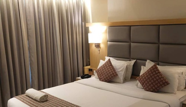 MAJESTIC SUITES BOUTIQUE HOTEL