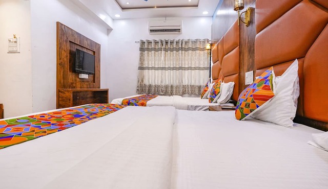 Fabhotel Limras Palace