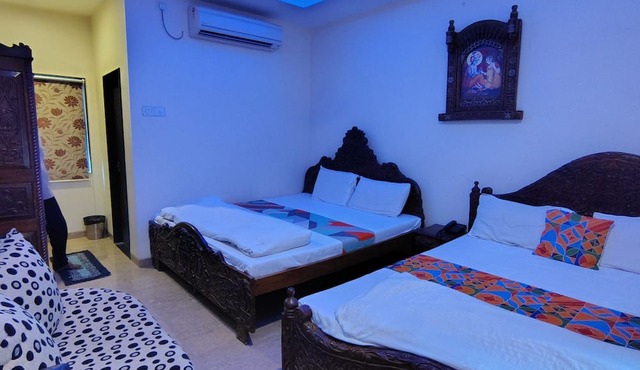Hotel Sai Jharna