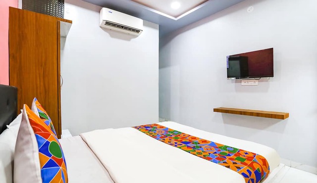 Fabhotel Carnival I