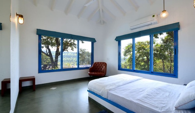 1517 Greek House By Kaz Stays