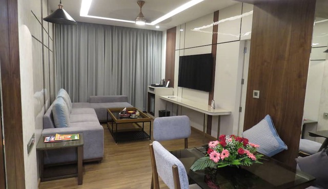 Lords Plaza, Surat