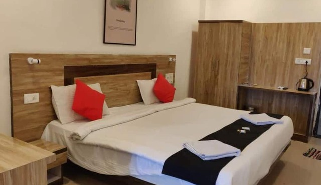 Etranger Resorts