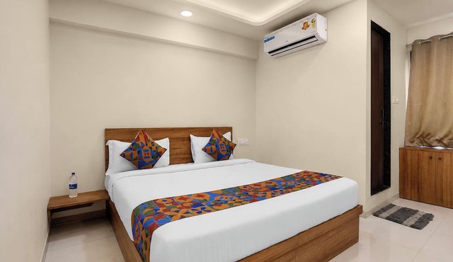 Fabhotel Sb Palace