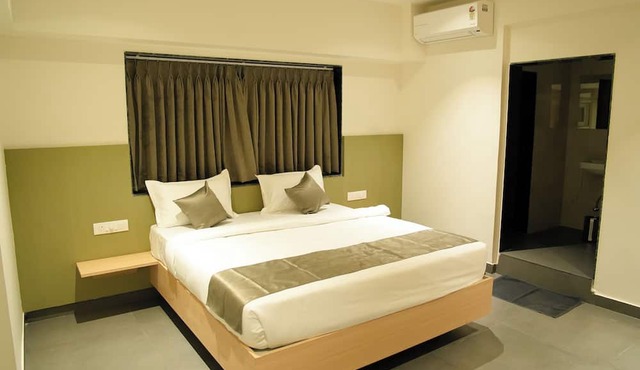 Hotel The Nature Regency