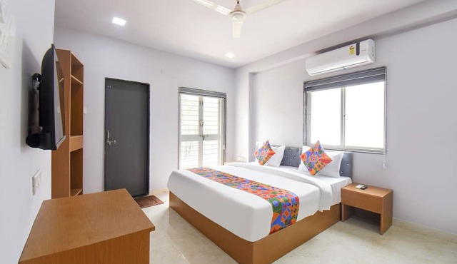 Fabhotel Ojas Inn