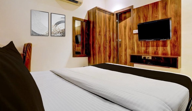 Deluxe Hotel Amour
