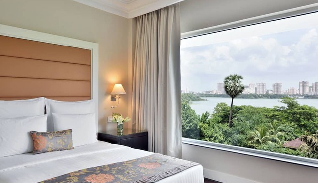 Lakeside Chalet - Mumbai, Marriott Executive Apartments