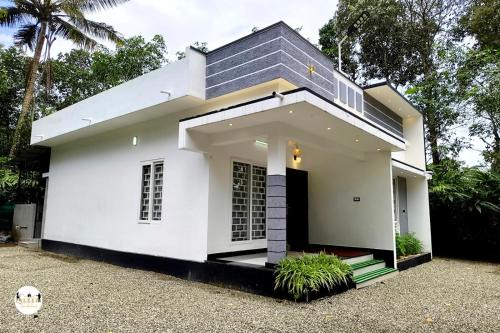 Laleez Ramakkalmedu Homestay