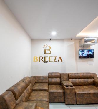 BREEZA GRANd