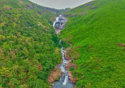 Velora Pool Resort Vagamon by VOYE HOMES