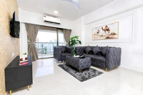 Spacious 3BHK Modern Apartment in Santacruz East 5 mins from BKC, Kalina