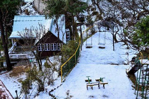 Roop Kumaon Resort free Parking in Rāmgarh