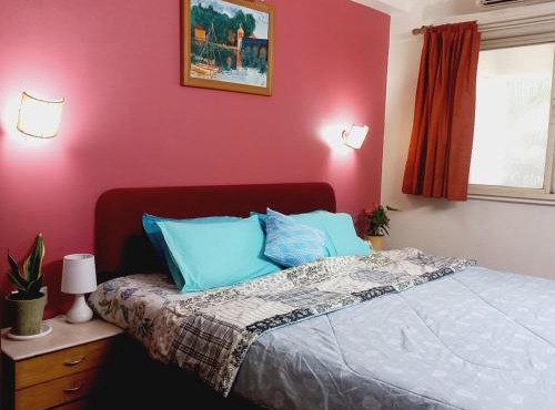 5 min walk to osho resort , kp7