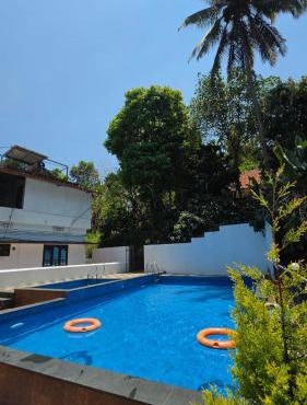 Coffeehut Pool Villa