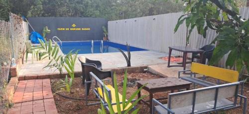 Studio Peaceful Path R-5 by Mukund Sadan Arambol