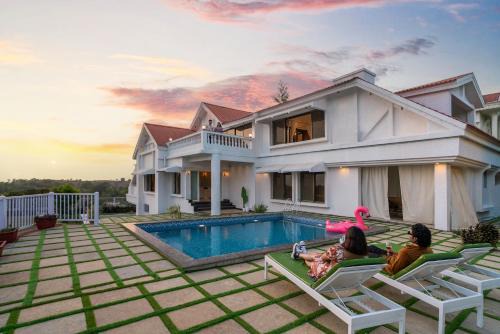 EKOSTAY Luxe - Noah Villa with Peddle Court & Sunset View