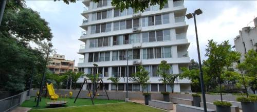 Zen Den- Premium apartment with hill view