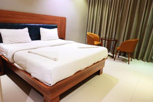 VISHRAM EXECUTIVE ROOMS