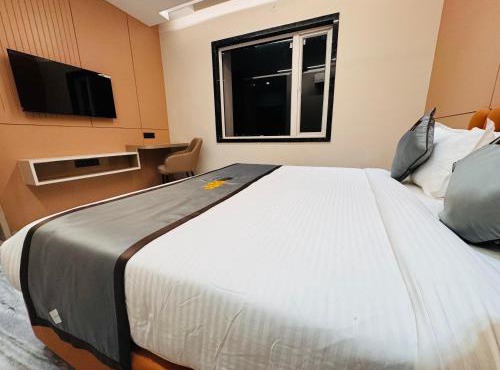 Hotel Mumbai House Pithampur in Mhow