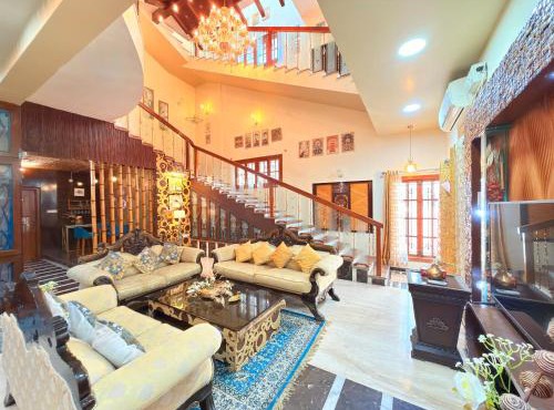 Wooden Whispers Traditional Luxe Spacez Villa