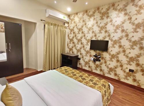 Luxury 4BHK Villa with Jacuzzi Pool Near Miramar Beach, Panjim