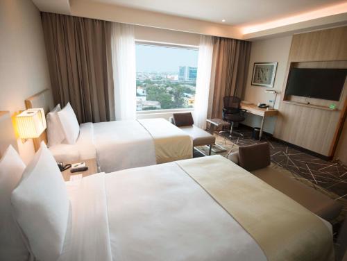 Holiday Inn Chennai Expressway Ihg Hotel 